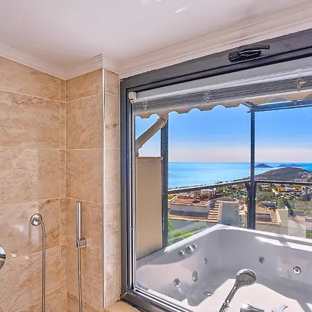 4 Bedroom 9109 *