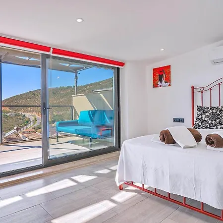 4 Bedroom 9109 * Kalkan