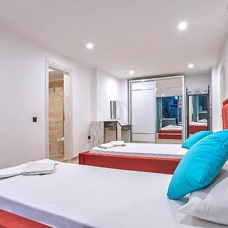 4 Bedroom 9109 *