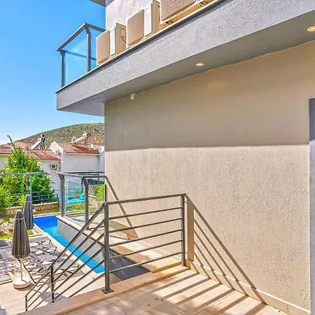 4 Bedroom *