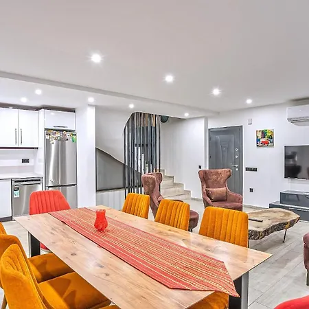 4 Bedroom *